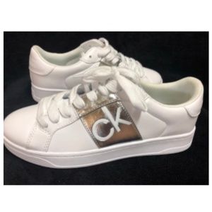 CALVIN KLEIN WHITE/GOLD SNEAKERS SIZE 7.5